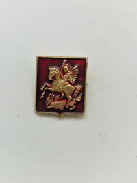 Samling diverse badges og pins Litauen og Letland