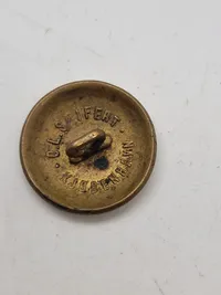 Diverse pins og knapper