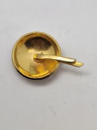Diverse pins og knapper