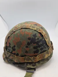 Original Bundeswehr hjelm med Flecktarn overtræk