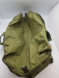 Dansk militær taske med førstehjælps logo