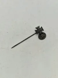 Original pin - ww2