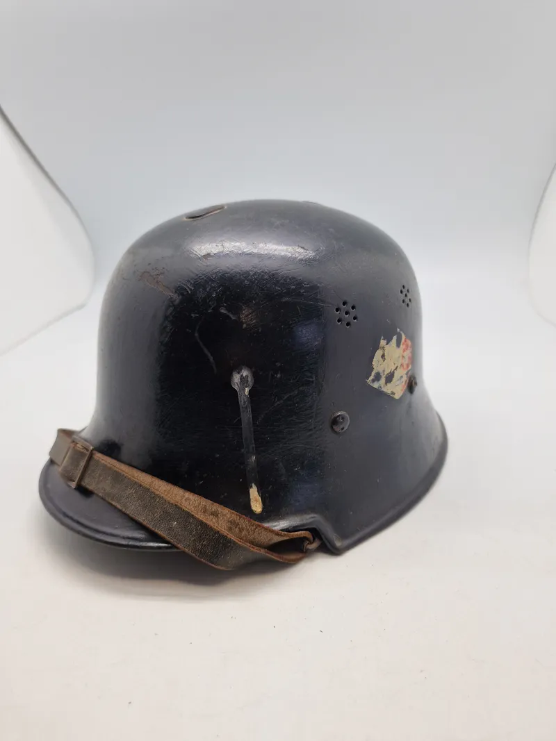 Original tidlig tysk Feuerwehr hjelm - ww2, med mærke