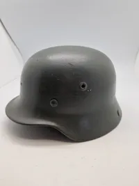 Original tysk M/35 hjelm - ww2, overmalet mærker