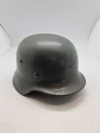 Original tysk M/35 hjelm - ww2, overmalet mærker