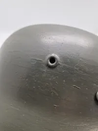Original tysk M/35 hjelm - ww2, overmalet mærker