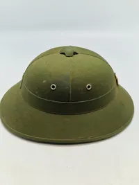 Original NVA pit helmet - Vietnamkrigen