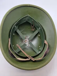 Original NVA pit helmet - Vietnamkrigen