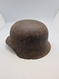 Original tysk ww2 hjelm - battlefield relic