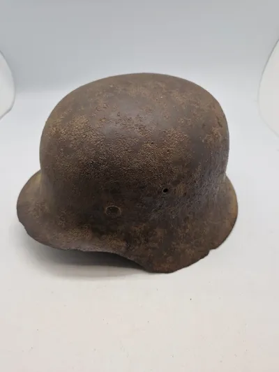 Original tysk ww2 hjelm - battlefield relic