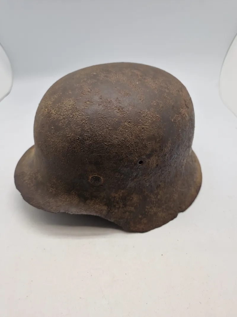 Original tysk ww2 hjelm - battlefield relic