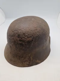 Original tysk ww2 hjelm - battlefield relic