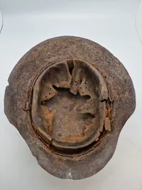 Original tysk ww2 hjelm - battlefield relic