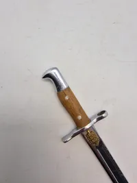 Miniature bajonet papirkniv til minde om soldater tiden