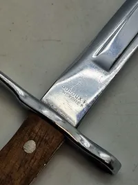 Miniature bajonet papirkniv til minde om soldater tiden