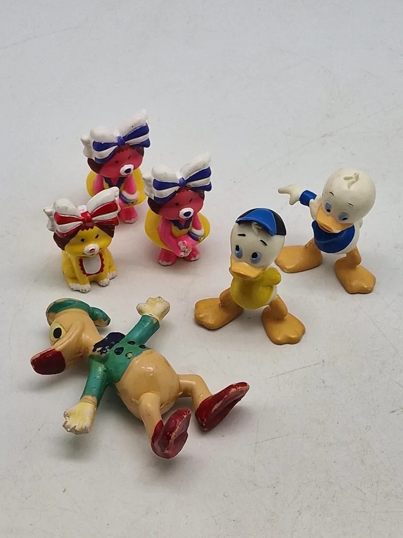 Samling ældre Disney figurer