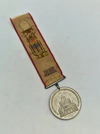 Dansk medalje med bånd
