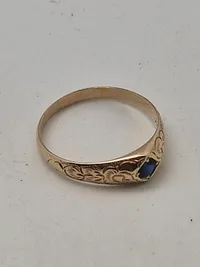 Ring i æske,  guld ?