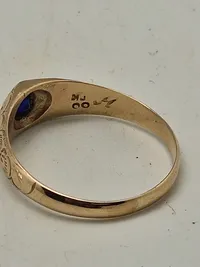 Ring i æske,  guld ?