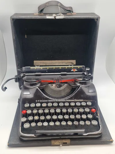 Original Tysk WW2 SS skrive maskine i bakalit, virker