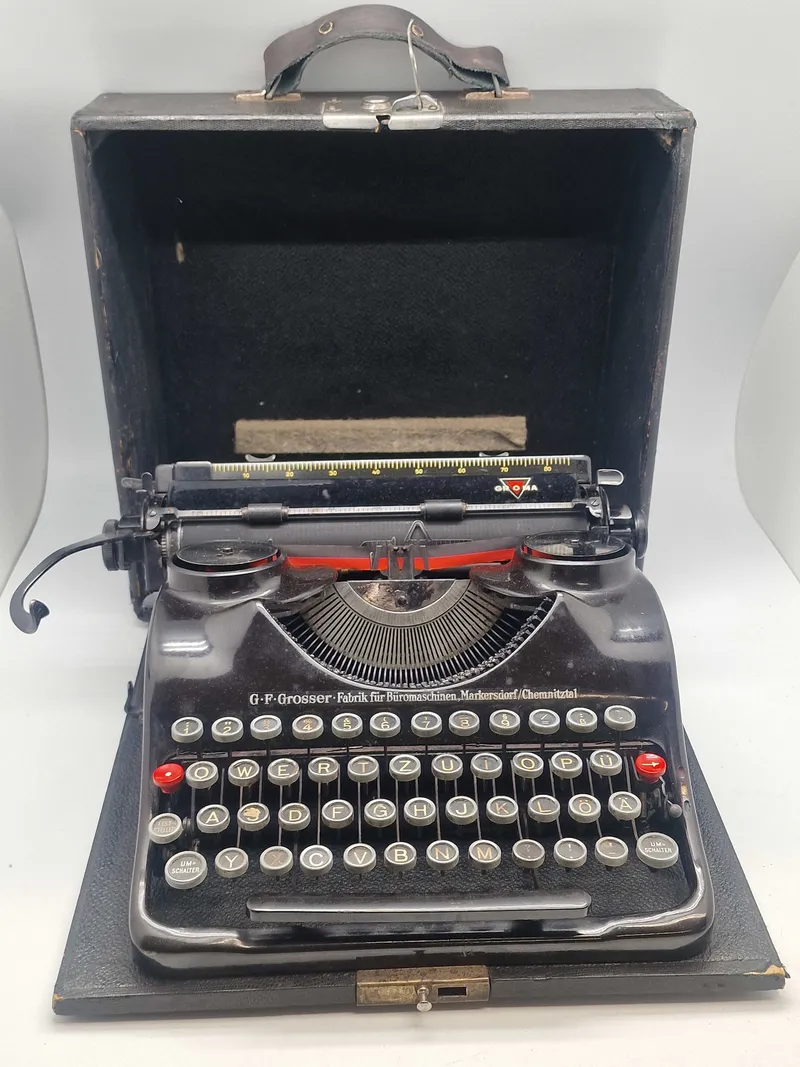 Original Tysk WW2 SS skrive maskine i bakalit, virker