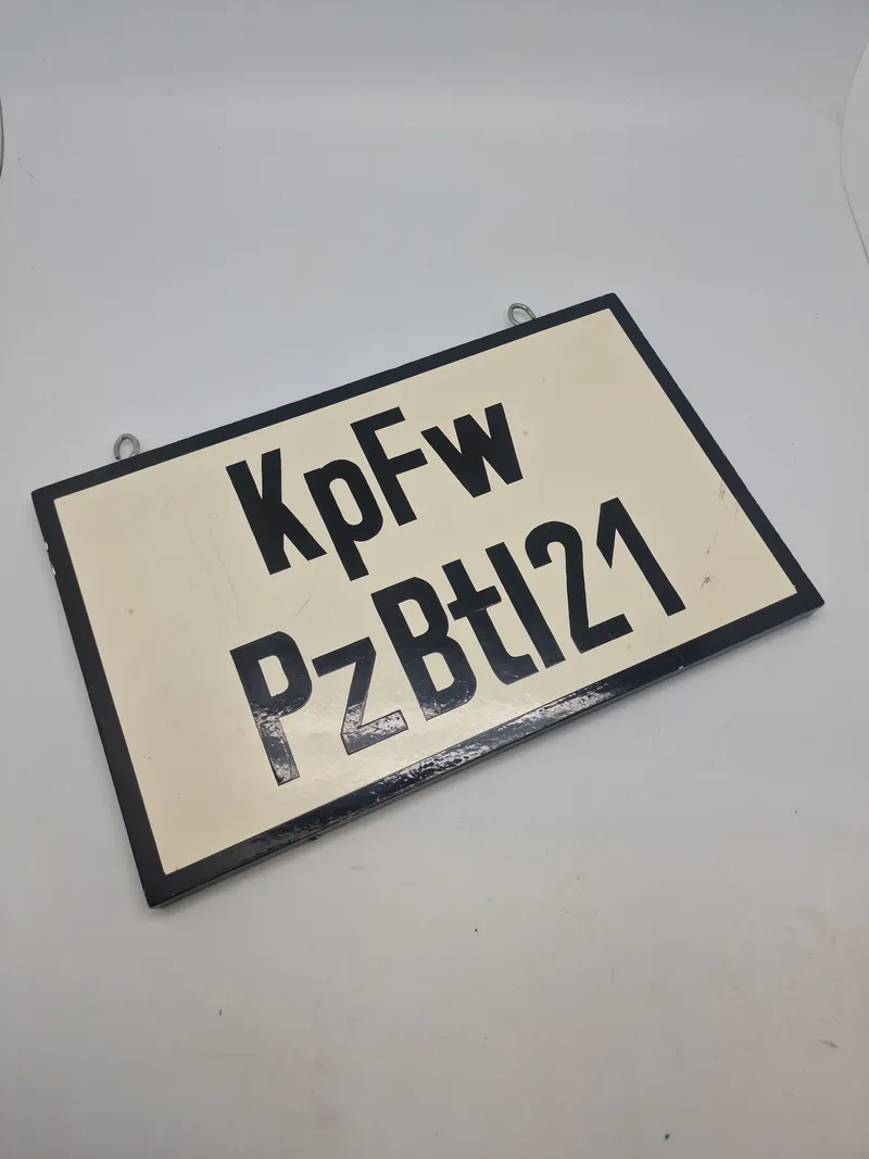 Originalt panzer skilt fra den kolde krig