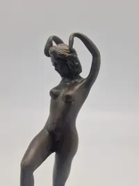 Bronce figur nøgen dame