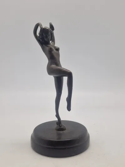 Bronce figur nøgen dame