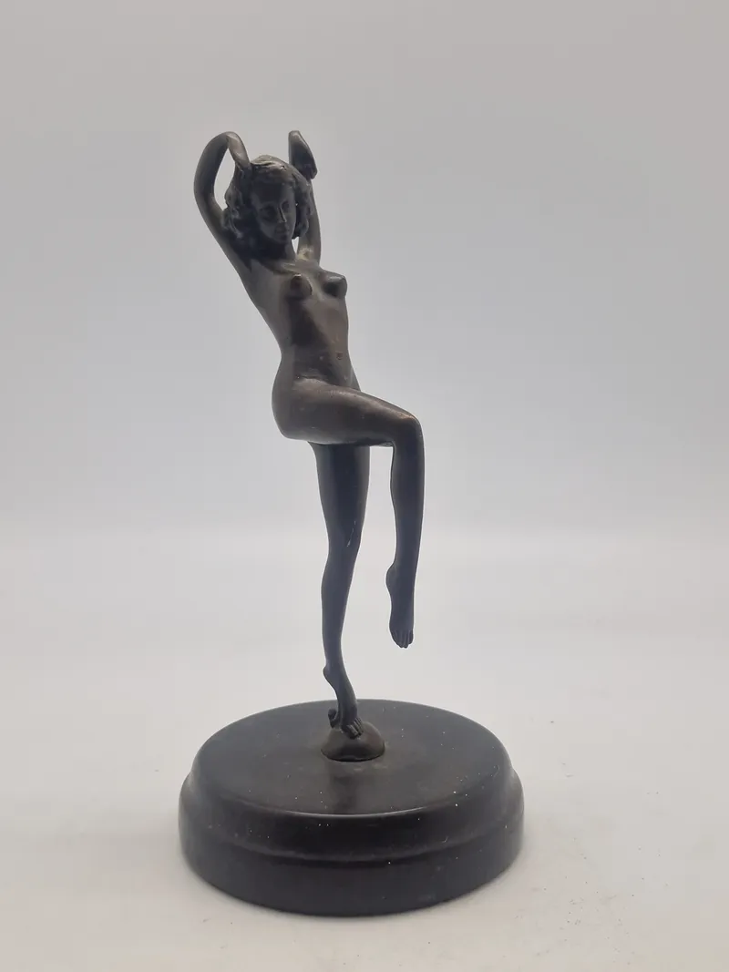 Bronce figur nøgen dame