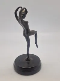 Bronce figur nøgen dame