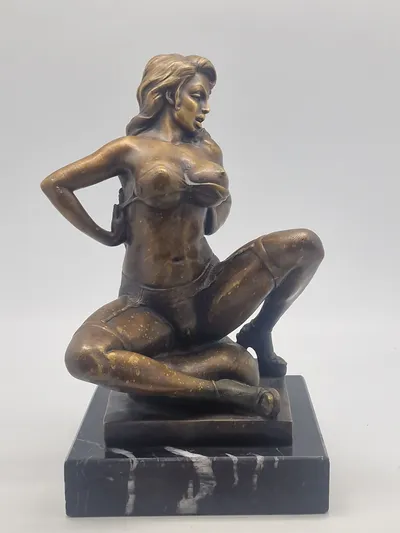 Erotisk figur af bronce