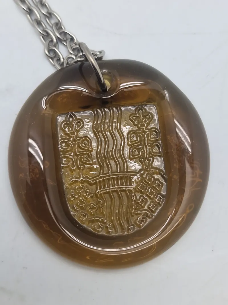 Svensk glassmykke