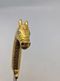 Veludført Indo Persian Mughal horse face dagger, with gold foiel plating and Damascus blade
