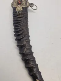 veludført Morrccan dagger med skede af horn