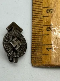 Originalt Hitler youth proficiency badge in silver miniature