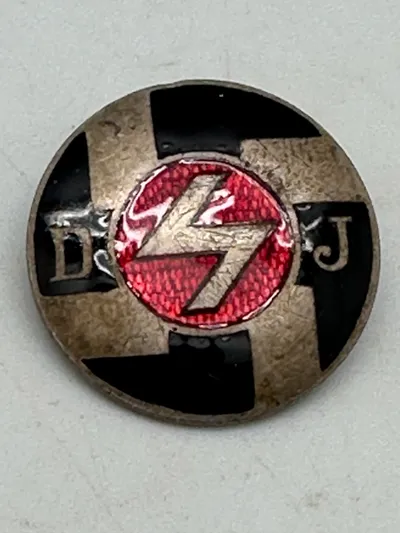 Originalt 3rd Reich DJ- Deutsche Jungfolk member badge within HJ