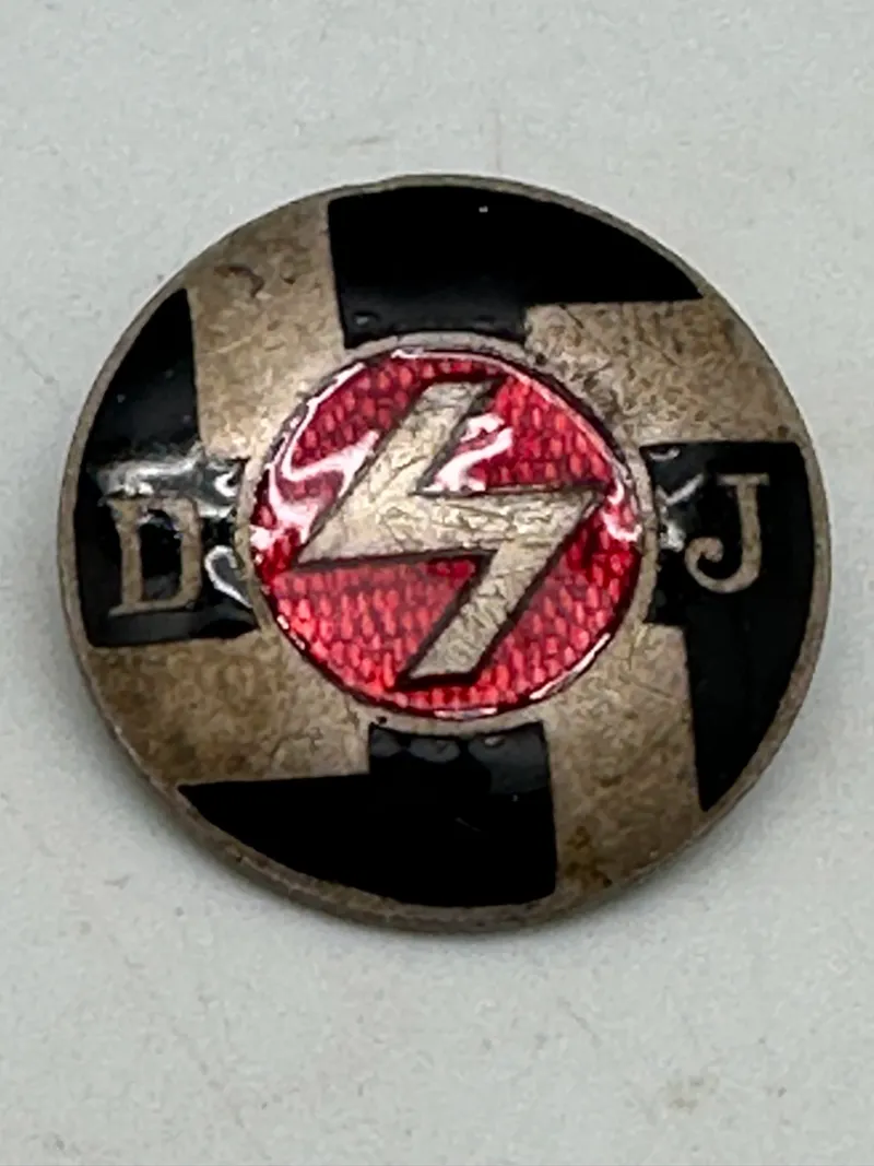 Originalt 3rd Reich DJ- Deutsche Jungfolk member badge within HJ