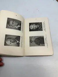 "Udvalg af Billed-Bilag til Danske Politi Efterretninger" af 16.10.1945. 65 sider hæfte med billeder af personer som siden 5.5.1945 har været efterlyst for landsskadelig virksomhed. Mint