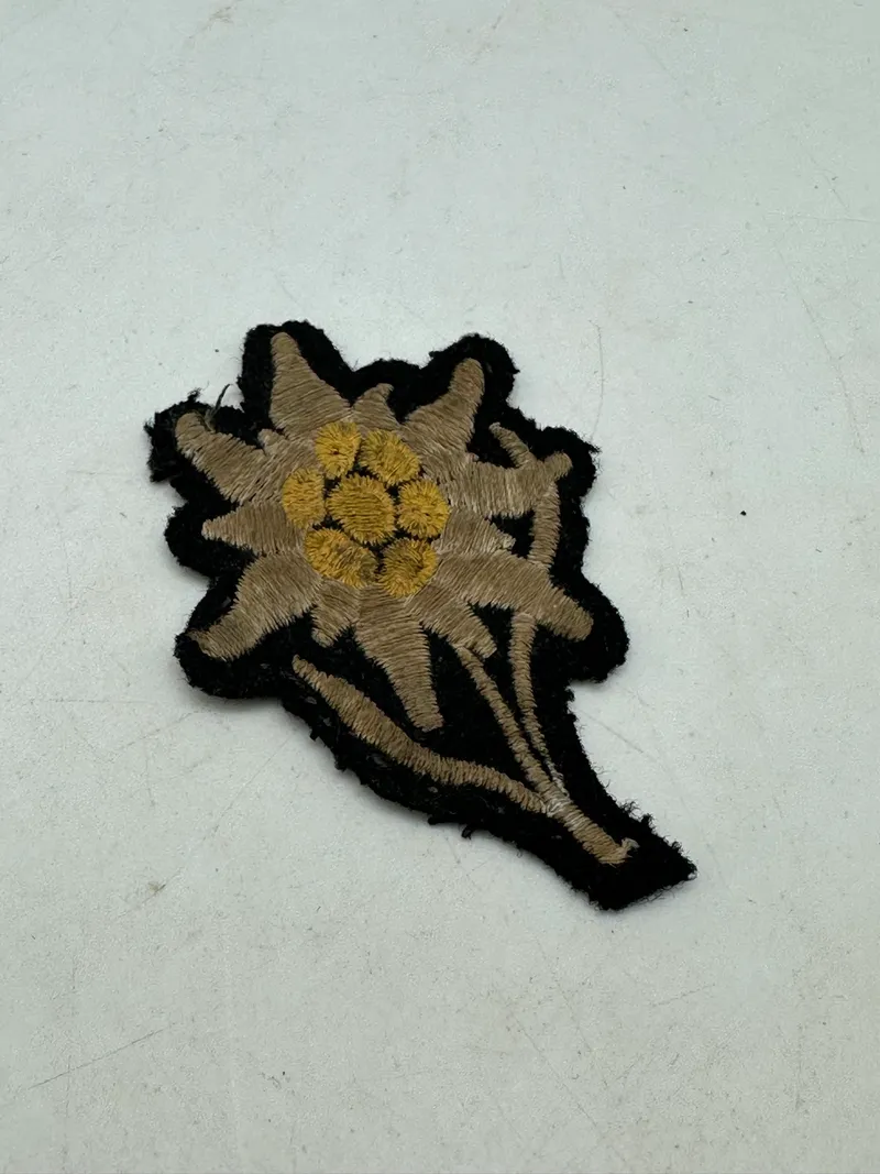 Original SS-Gebirgstruppen Edelweiss Cap Insignia