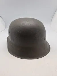 Original tysk M/42 hjelm - anvendt af modstandsbevægelsen