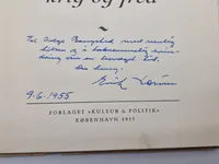 Ekstrem sjælden bog - Dansk soldat i krig og fred skrevet af landsungdomsfører Erik Lærum og er personligt dedikeret til Helge Bangsted (Folketingsmedlem for DNSAP)
