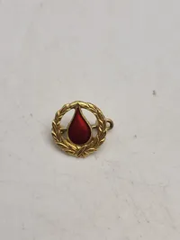 Originale danske blod donor mærker bemærk det ene er af 14 k. guld