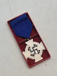 Original medalje for 25 års tro tjeneste med æske