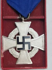 Original medalje for 25 års tro tjeneste med æske