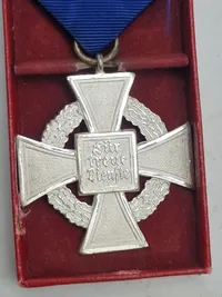 Original medalje for 25 års tro tjeneste med æske
