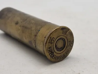 Original reklame lighter fra Frederiksværk krudtværk - udformet som haglpatron