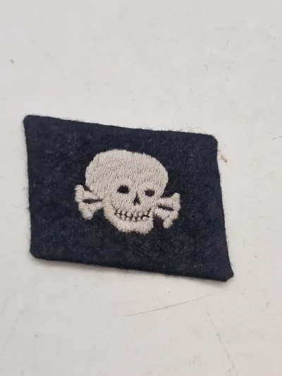 Original Waffen-Ss “Pumpkin Head Pattern” Em/Nco’s Totenkopf Collar Tab