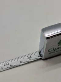 Golf ting og Zippo målebånd