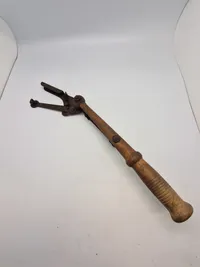 Antik lerdue kaster