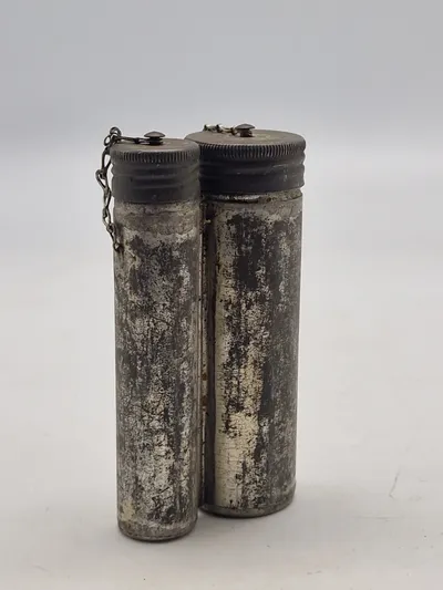 Original olieflaske for svensk Mauser M/96 - anvendt af den danske brigade